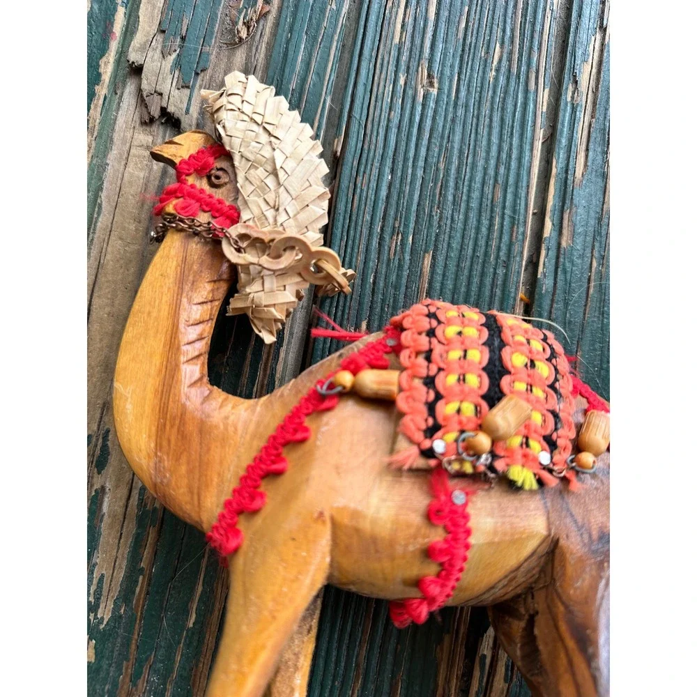 Vintage Hand Carved Olive Wood Camel Set‎ Figurines Middle Eastern Folk Art 2pc